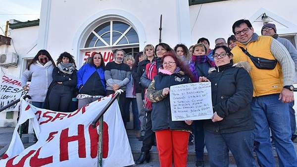 Reclamo. Para mañana también se está organizando una olla popular para acompañar a los municipales.