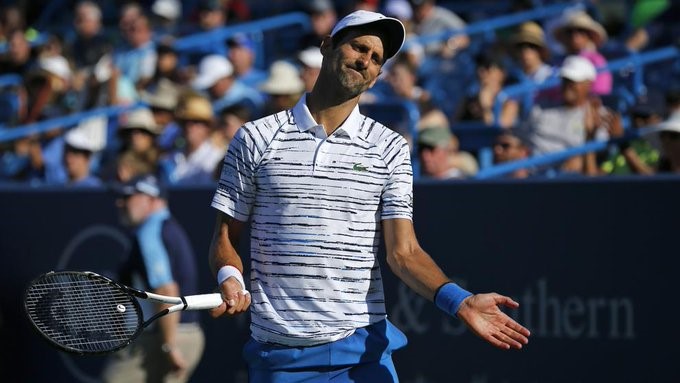 Djokovic, N°1 del mundo y defensor del título, perdió 3-6, 6-3 y 6-3 con Medvedev (8°) en semifinales del Masters 1000.