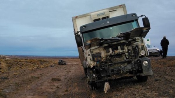 Daños. Así se pudo ver la trompa del camión luego del violento impacto que se cobró la vida de un joven.