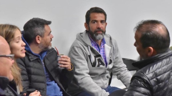 Matecito. Desde la izquierda, Domingo Correa, Giuliana Mac Leod, Sandro Figueroa, Lüters y Diego Correa.