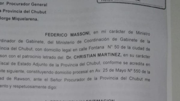 Facsímil de la denuncia presentada ayer por el ministro Massoni.