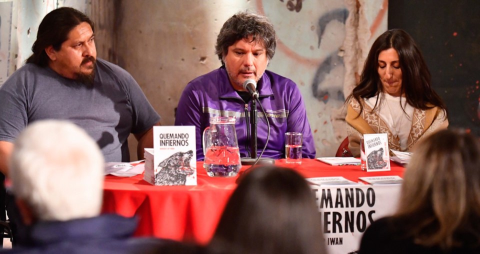 El escritor Rodolfo Ap Iwan realizó la presentación de su libro que reúne sus últimas poesías escritas.