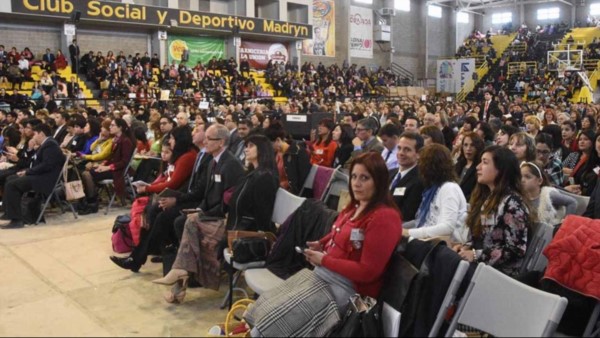 El nuevo Palacio Aurinegro estuvo repleto de participantes a la nueva Asamblea de los Testigos de Jehová.