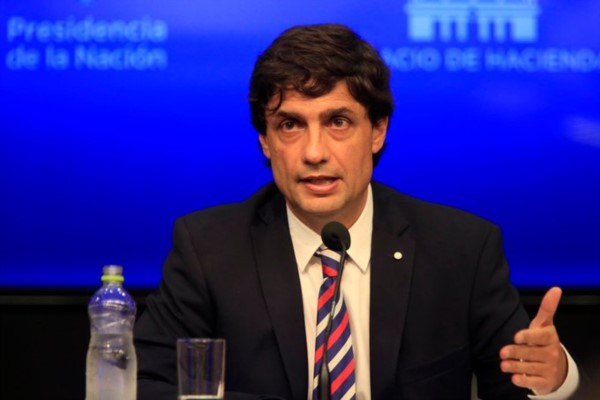 Lacunza pidió consensos para crecer y aseguró que el dinero del FMI se utilizó para pagar deuda.