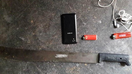 Policía del Chubut allanó el lugar donde ocurrieron los hechos y secuestró un machete de 66 centímetros.