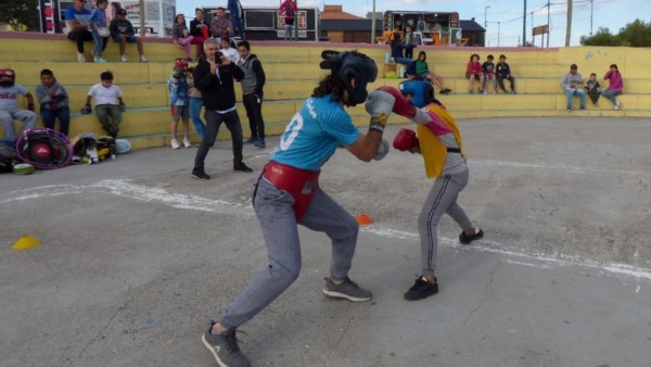 Ayer, en el Anfiteatro de Playa Unión, hubo una exhibición de boxeo.