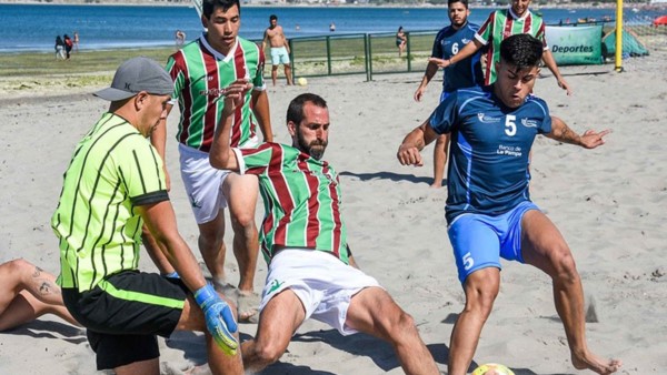 En el Muelle Luis Piedrabuena ,se disputó la 1ra fecha del Fútbol Playa.