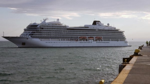 Desde las 7:30 amarró en el sitio norte del muelle Piedra Buena el buque Viking Jupiter.