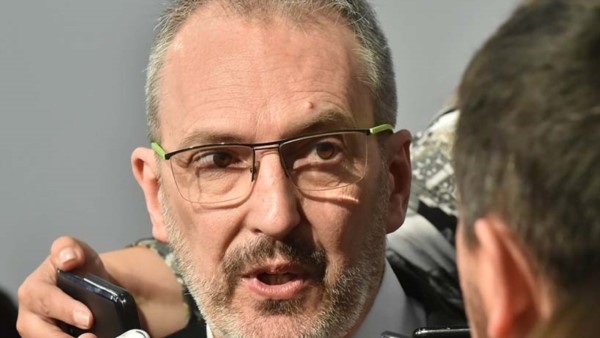 Ministro. Puratich, de Salud, de quien depende esta iniciativa oficial.
