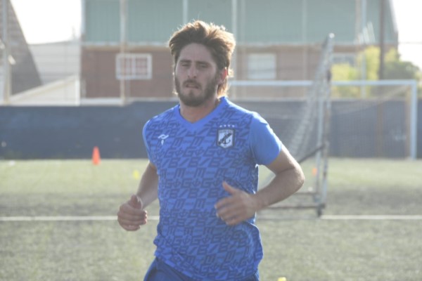 Urquijo tuvo su primer entrenamiento con Guillermo Brown.