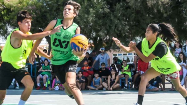 El tradicional certamen de básquetbol 3x3 se juega en Puerto Madryn como lo viene haciendo hace 3 años.