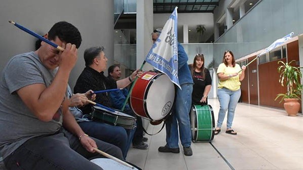 El reclamo en Legislatura. Se viene una semana con mucha negociación.