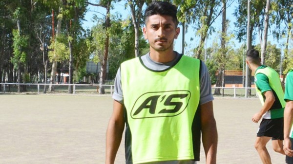 Marcos Rivadeneira se entrenó por segunda vez en Germinal. Puede ser titular el domingo ante Belgrano.