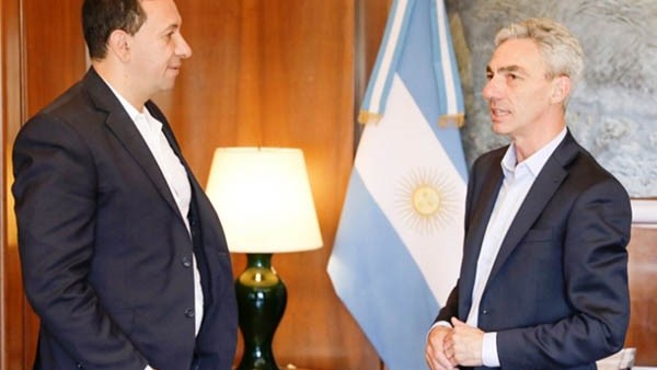 El int endente Maderna junto al ministro de Transporte Mario Meoni.