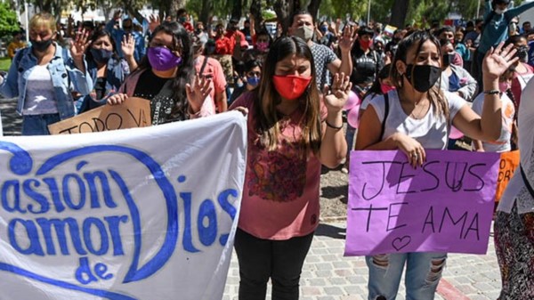 El intendente Sastre estuvo  presente en la jornada de oración.