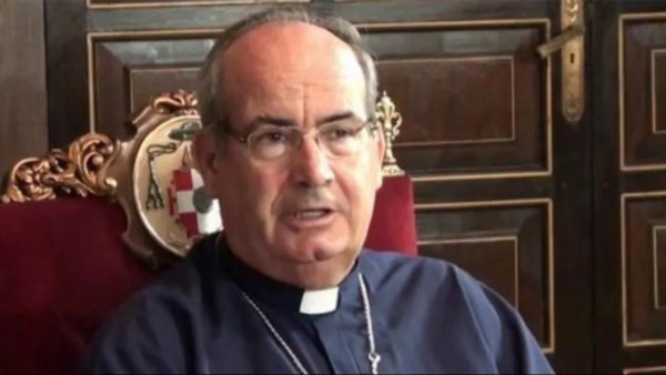“Podríamos haber aportado una palabra”, se quejó el Obispo Lahoz.