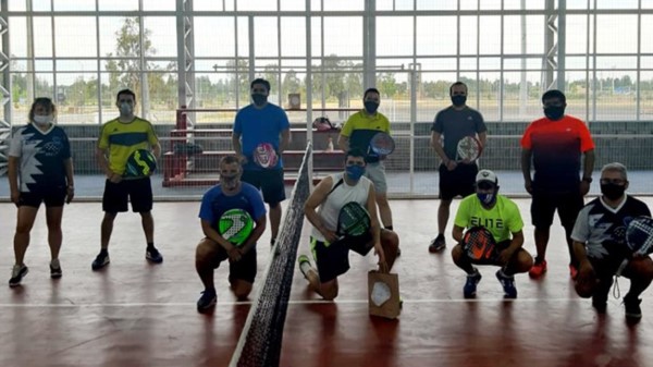 En el Microestadio de Trelew se jugó un “Torneo Americano” de pádel.