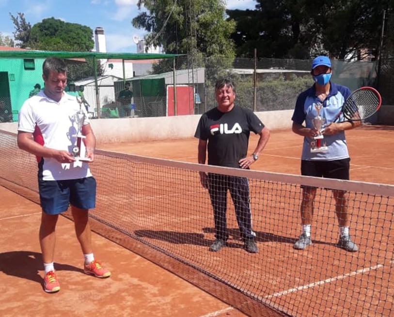 El “Nono” Nogueira (derecha), se consagró campeón en el San Benito.