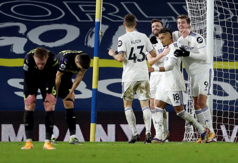 Leeds, de Bielsa, volvió a ganar con goleada incluida.