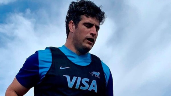 Federico Wegrzyn en una de las prácticas con Los Pumas. El chubutense espera su debut en Argentina en 2021.