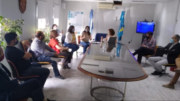 Encuentro. La cúpula de Salud dialogó con las entidades para que puedan aportar todos sus recursos. 