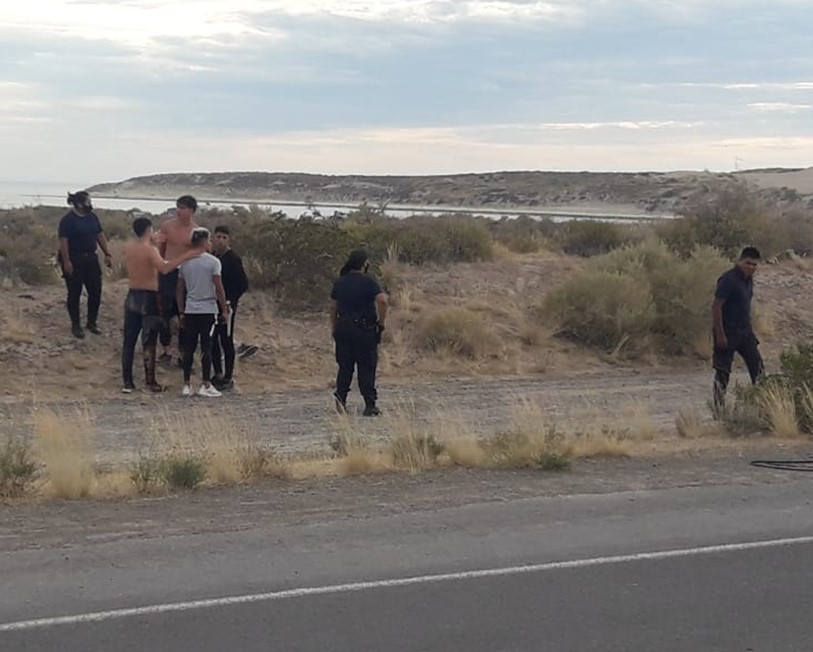 La fiesta clandestina abortada ayer se desarrollaba en Playa Kaiser.