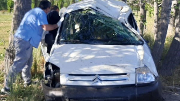 El accidente derivó que los ancianos fueron derivados al hospital