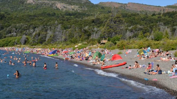 El lago Futalaufquen fue uno de los lugares más elegidos por la gente.