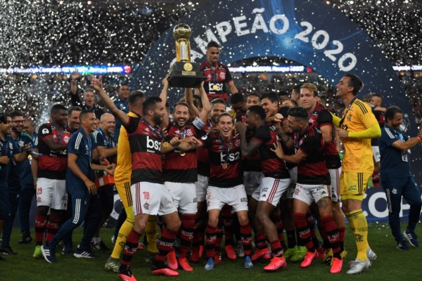 Flamengo goleó a Independiente del Valle y ganó su primera Recopa Sudamericana.