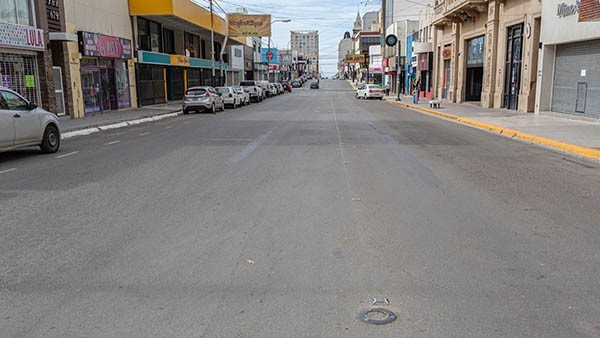 Calles vacías. Así lució Comodoro Rivadavia durante las primeras horas de este sábado.