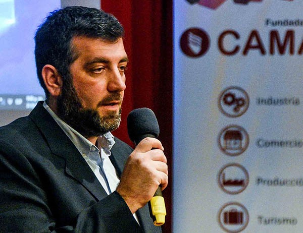 Pablo Tedesco, presidente de la FECh, firmó las notas enviadas.