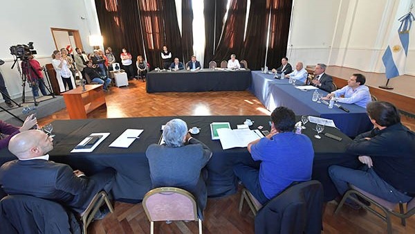 Reunión cumbre. Se definieron parámetros generales para la cuarentena administrada y ahora suscribirán un acuerdo para elevar a Nación.