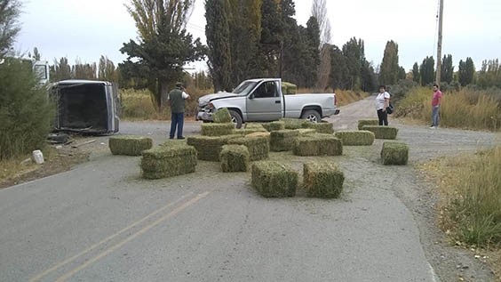 El choque fue protagonizado por dos camionetas Chevrolet. Sucedió en la esquina de los caminos 3 y 51.