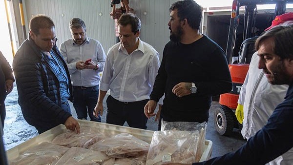 El intendente Juan Pablo Luque participó del acto de entrega de la mercadería en cuestión.