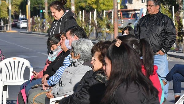 Desde el Banco Central, se decidió que finalmente hoy se podrá asistir sin restricción numérica.