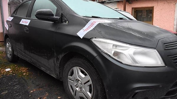 Los automóviles permanecen en el corralón municipal de Esquel.