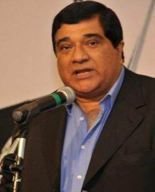 José González.