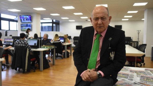 Chiche Gelblung continúa en terapia intensiva pero ya le quitaron el respirador.