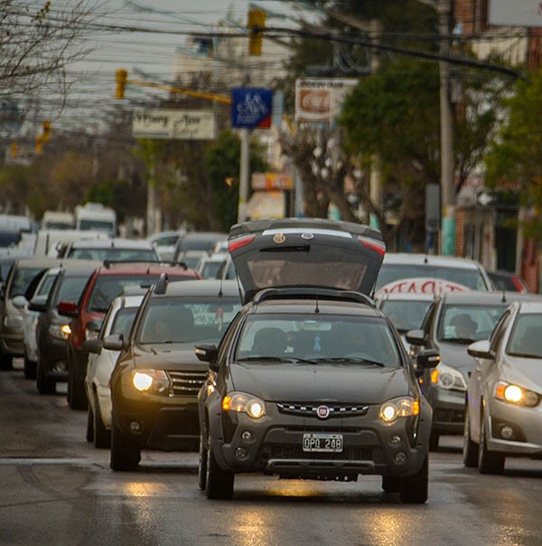 Caravana de por medio, los retirados de Policía reclamaron ayer.