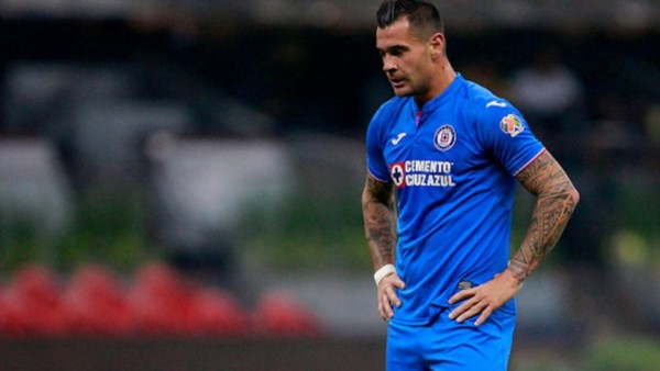 Caraglio confirma ser uno de los portadores asintomáticos de Covid-19 en Cruz Azul.