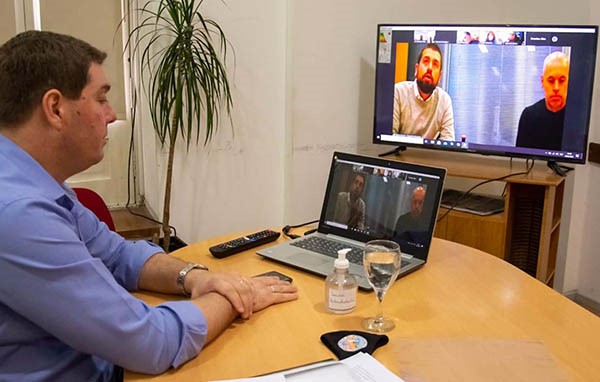 Virtual. El jefe comunal capitalino dialogó con el jefe de Gobierno porteño sobre la estrategia sanitaria.