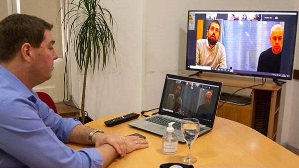 Virtual. El jefe comunal capitalino dialogó con el jefe de Gobierno porteño sobre la estrategia sanitaria.