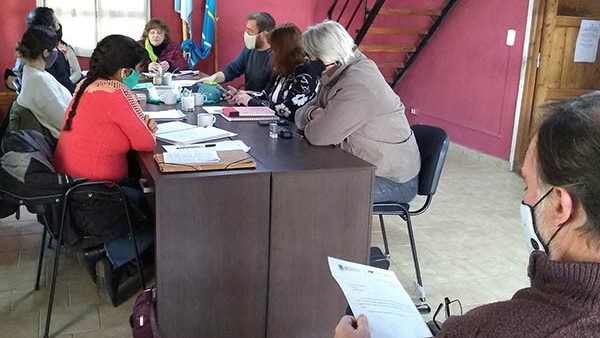 El intendente de Lago Puelo, Augusto Sánchez, se reunió con concejales para reforzar el trabajo en conjunto.