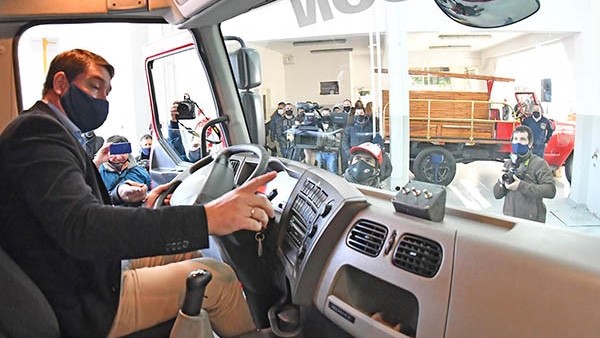 Conductor. Biss estuvo en el aniversario de los Bomberos y explicó cómo trata de que el virus no ingrese.