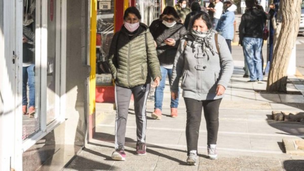 La iniciativa de unificar los horarios comerciales en toda la provincia corresponde a Gabriela De Lucía, diputada provincial.