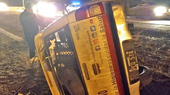 La rotonda de las rutas 3 y 26 que deriva hacia el sur de Comodoro Rivadavia. Problemas para transitar.