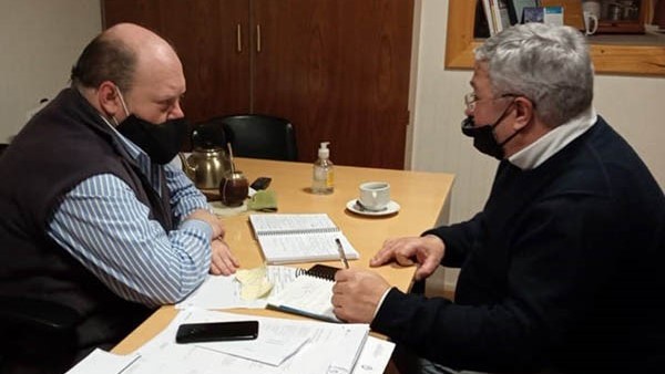 Mosqueira, subsecretario de Agricultura, con el intendente Avendaño.