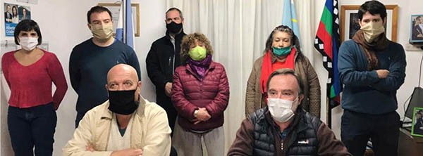 En equipo. Las ocupaciones irregulares preocupan al municipio de Lago Puelo.