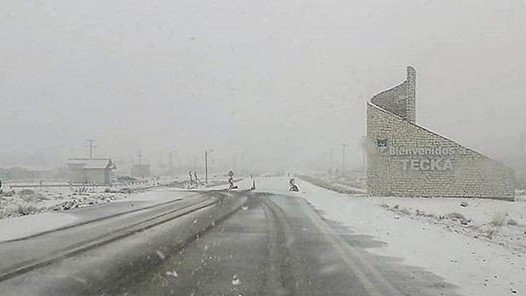 Temporal. El acceso a la localidad de Tecka, cubierto por nieve. Un fuerte temporralse espera en las próximas horas en toda la Cordillera.