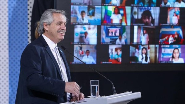 Alberto Fernández participó por videoconferencia de la inauguración de un nuevo puerto en Timbúes, Santa Fe.